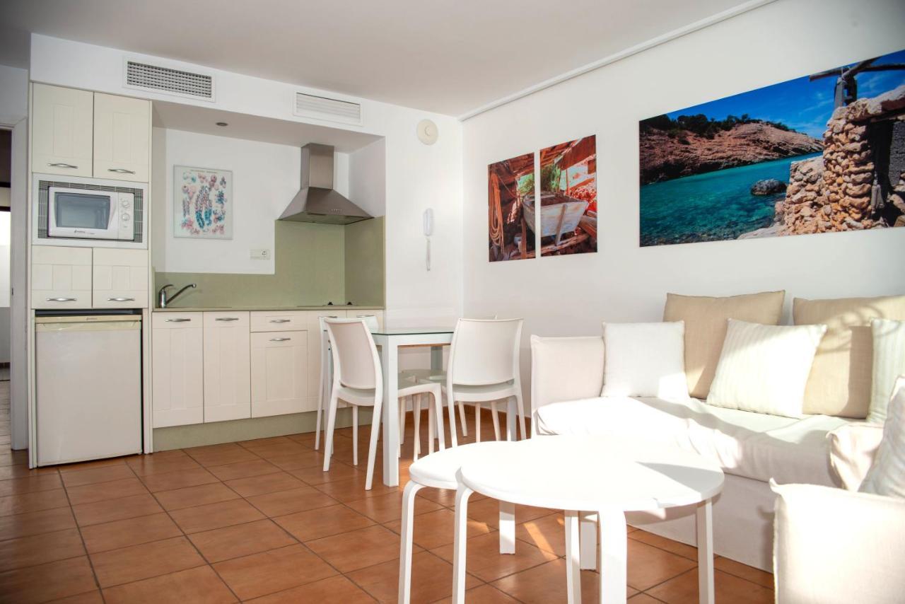 Apartamentos Llobet Ibiza Екстер'єр фото