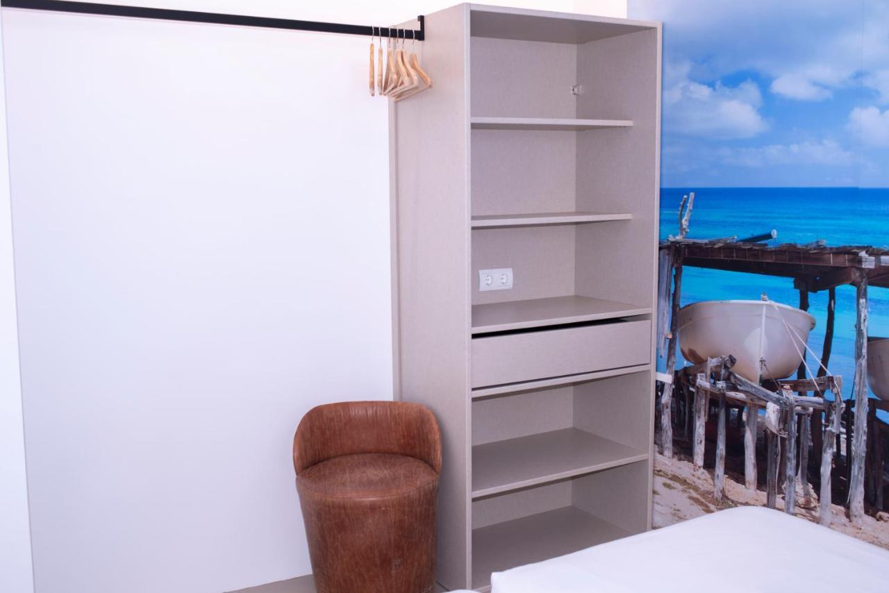 Apartamentos Llobet Ibiza Екстер'єр фото