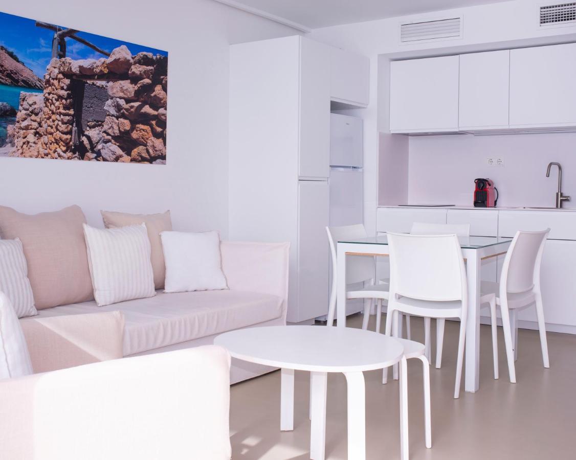 Apartamentos Llobet Ibiza Екстер'єр фото