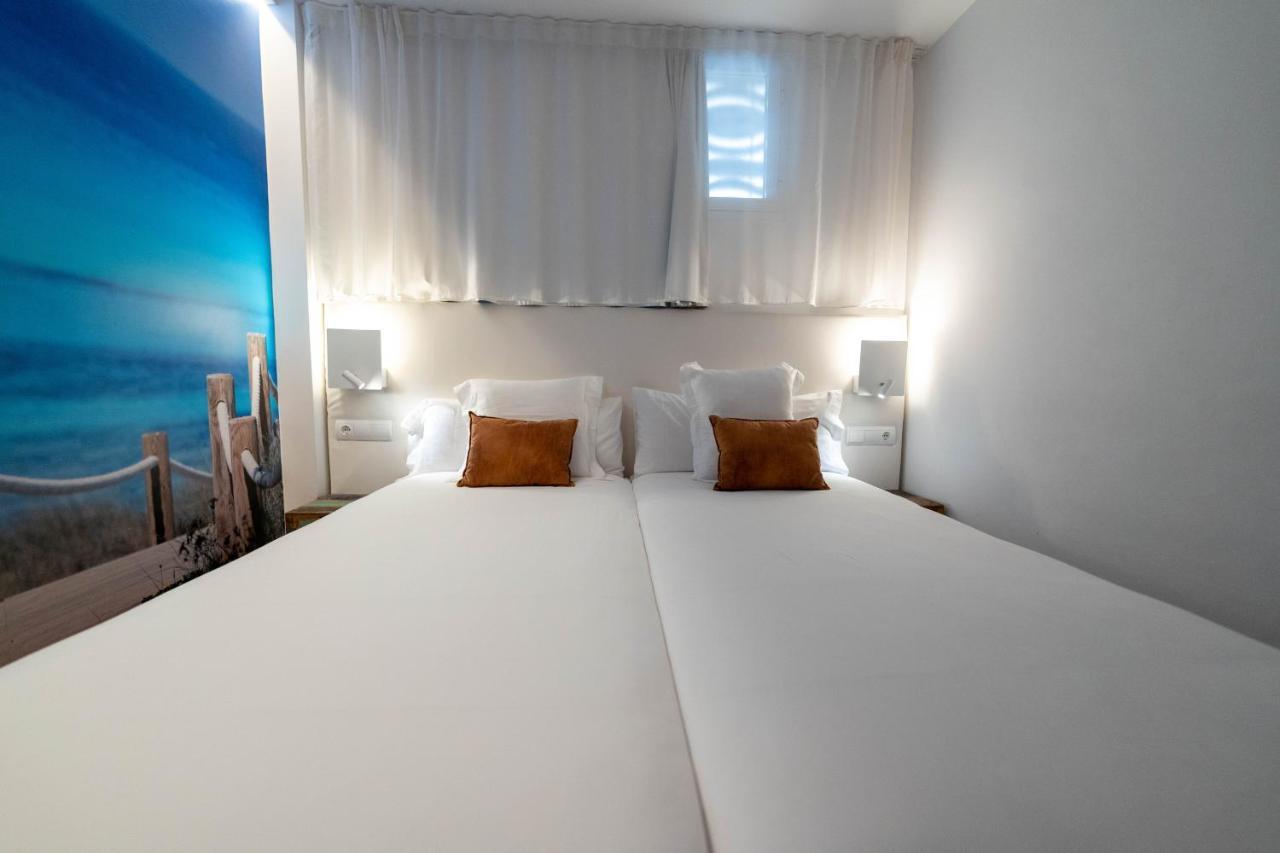 Apartamentos Llobet Ibiza Екстер'єр фото