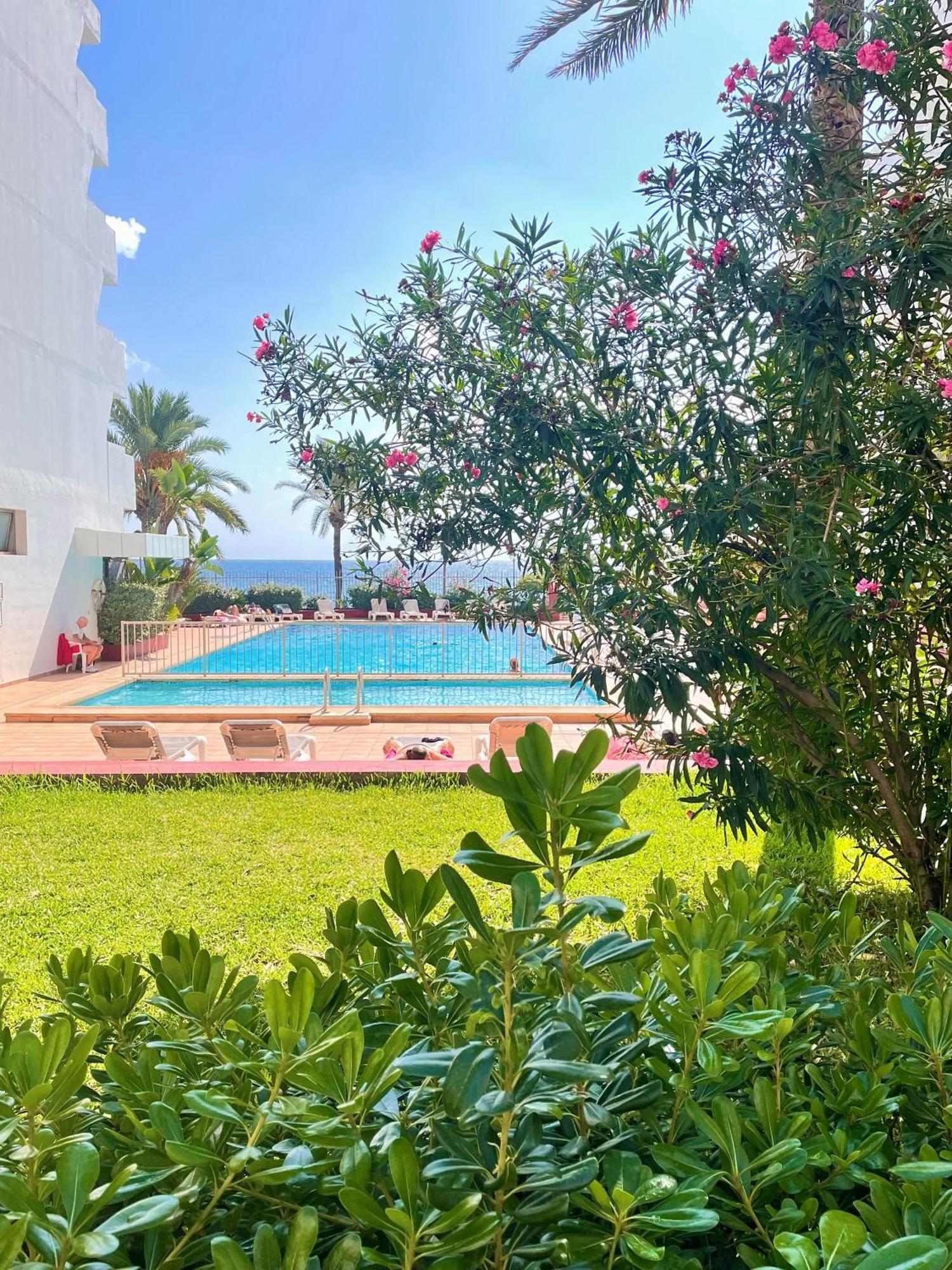 Apartamentos Llobet Ibiza Екстер'єр фото