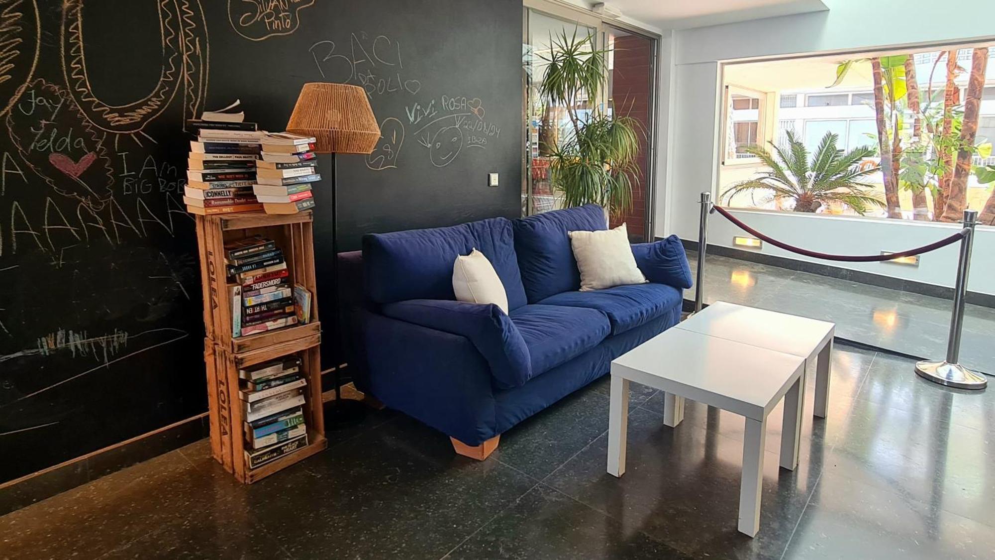 Apartamentos Llobet Ibiza Екстер'єр фото