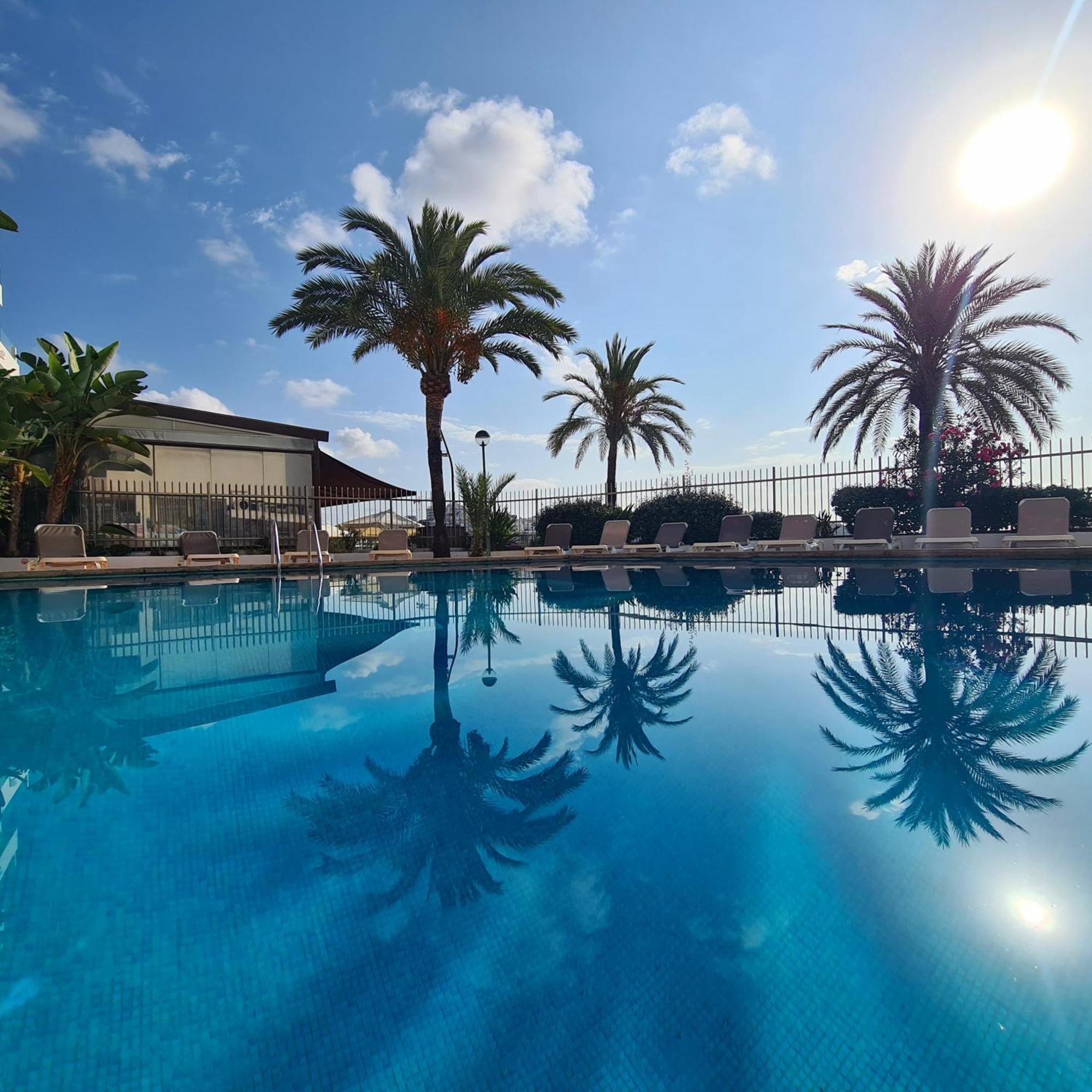 Apartamentos Llobet Ibiza Екстер'єр фото