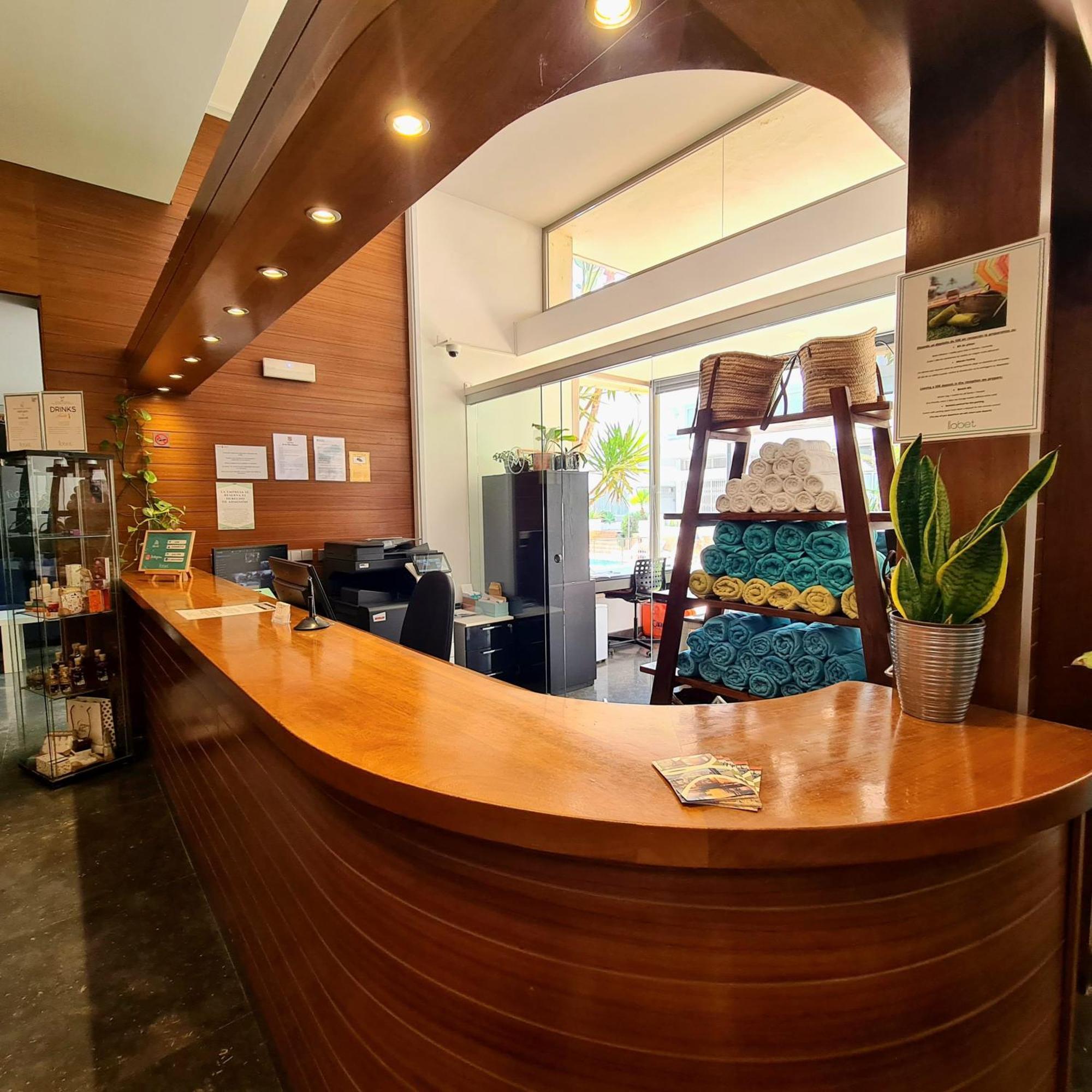 Apartamentos Llobet Ibiza Екстер'єр фото