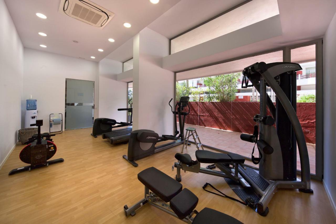 Apartamentos Llobet Ibiza Екстер'єр фото